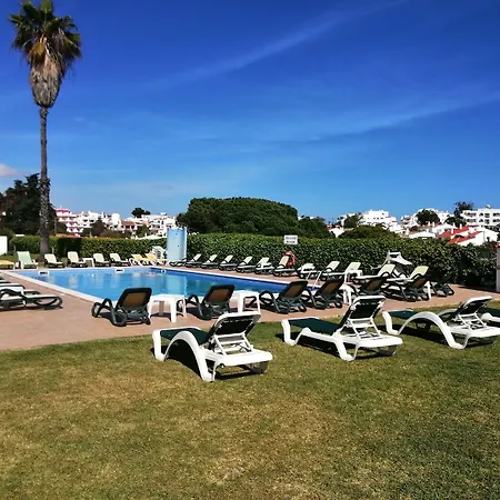 Oura Parque Turisticos 4* אלבופיירה
