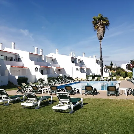 假日公园 Oura Parque Turisticos 2*