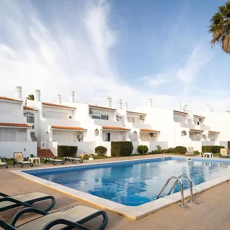 Oura Parque Turisticos 4*