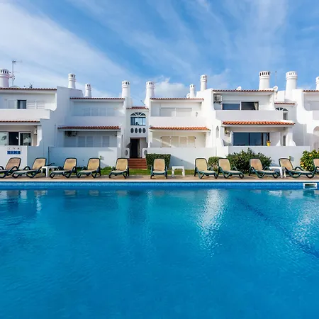 Oura Parque Turisticos Aldeamento Turístico 2*